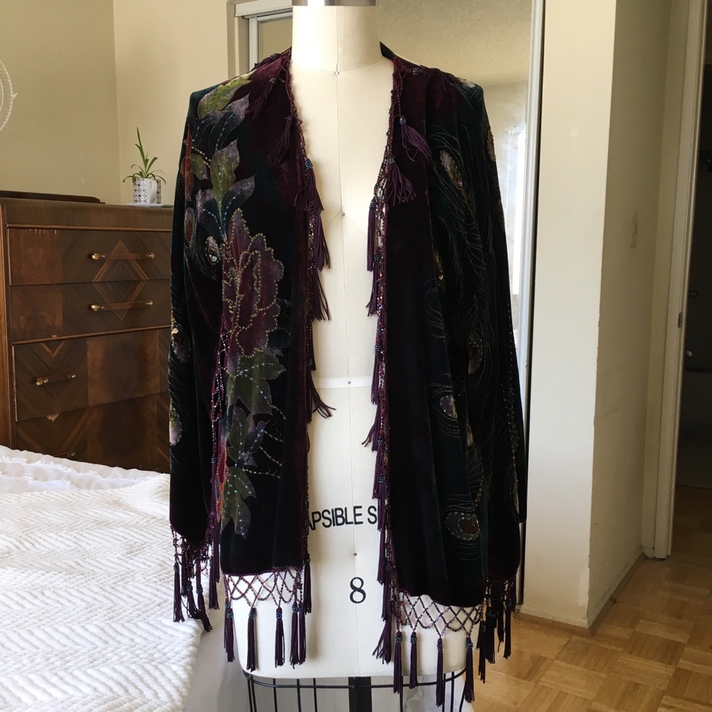 Kite and Butterfly Velvet peacock tassel kimono - Picture 2 of 8